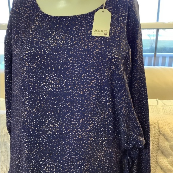 Jodifl Dress 
Size M 
Long sleeve, Belted Dress - Picture 2 of 5